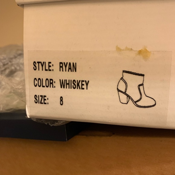 Anthropologie leather booties zip up whiskey color - Picture 2 of 7